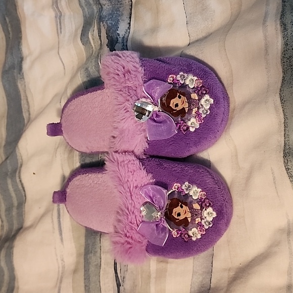 5/25 disney princess sophia the first slippers size 7/8 - Picture 1 of 9